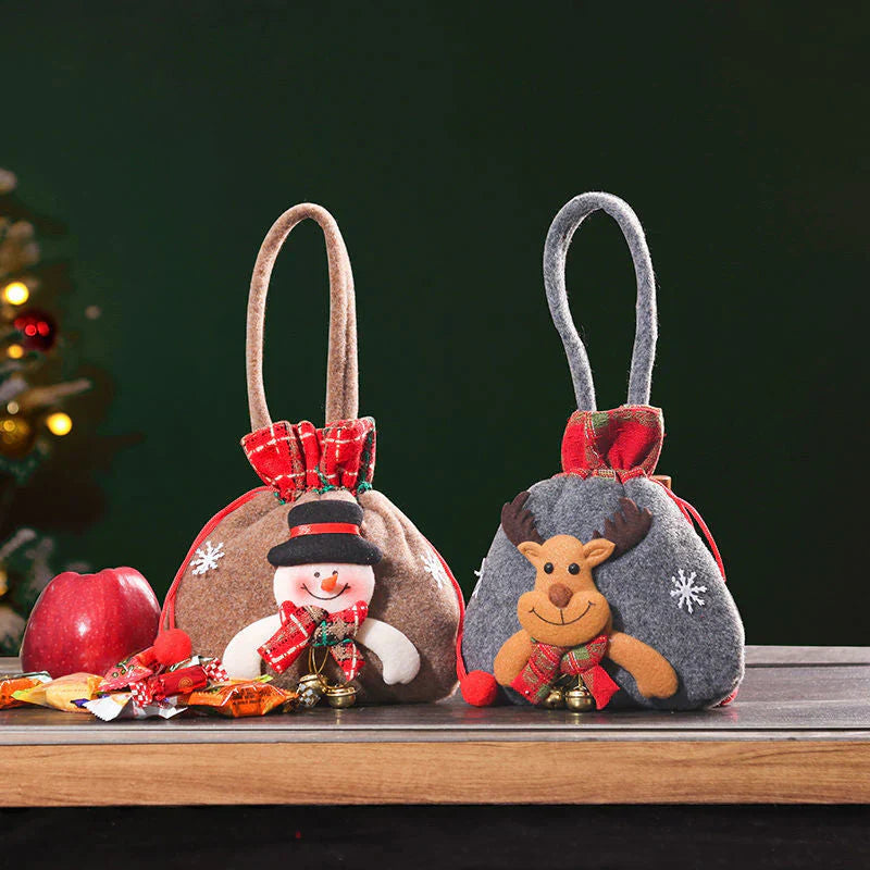 Weihnachtliche Geschenkbeutel im Puppenstil