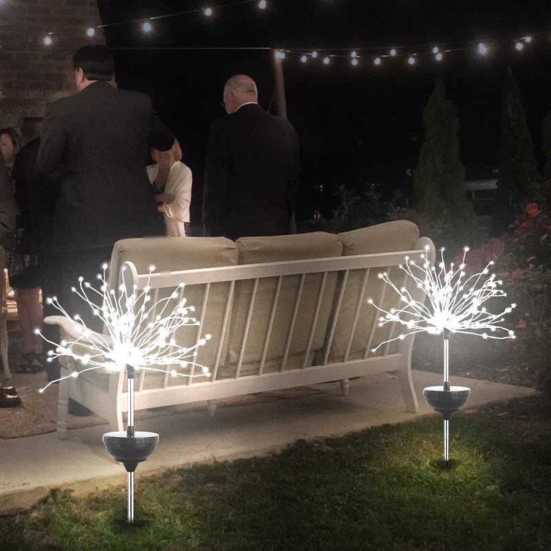 Solarbetriebene Gartenlichter in Feuerwerksoptik