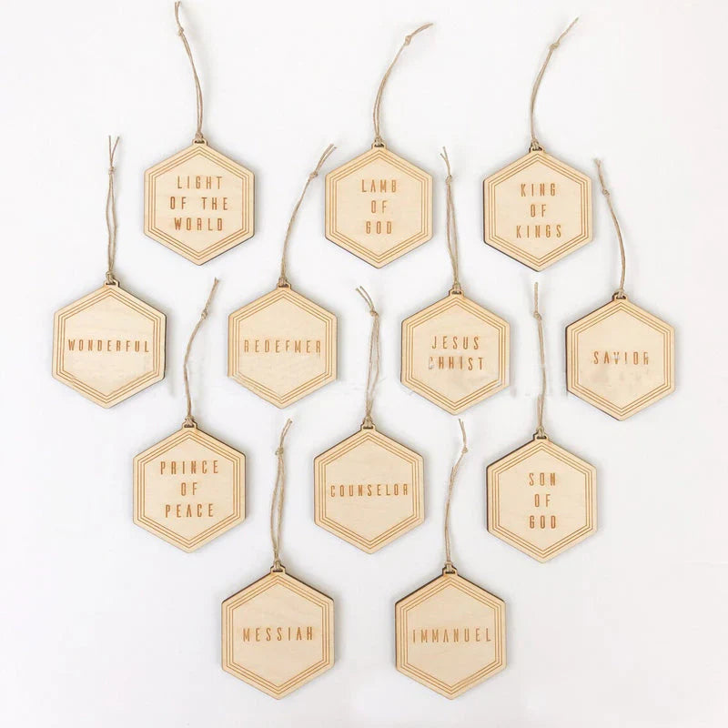 Holzschild mit biblischen Namen – Besinnliche Weihnachtsdekoration!