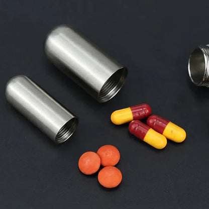 Kompakte Edelstahl-Pillendose