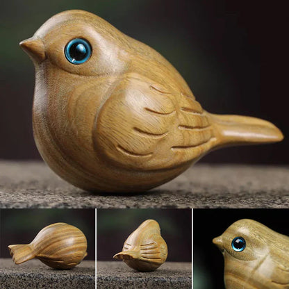 Handgefertigter Sandelholz Vogel