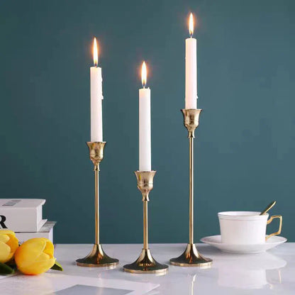 Eleganter Goldene Kerzenhalter