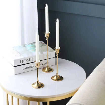 Eleganter Goldene Kerzenhalter