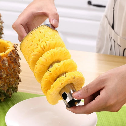 Ananas-Schneider mit Kernenentferner