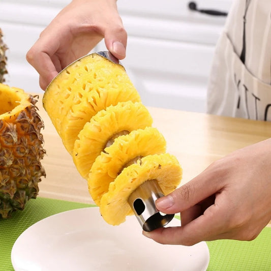 Ananas-Schneider mit Kernenentferner