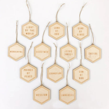 Holzschild mit biblischen Namen – Besinnliche Weihnachtsdekoration!